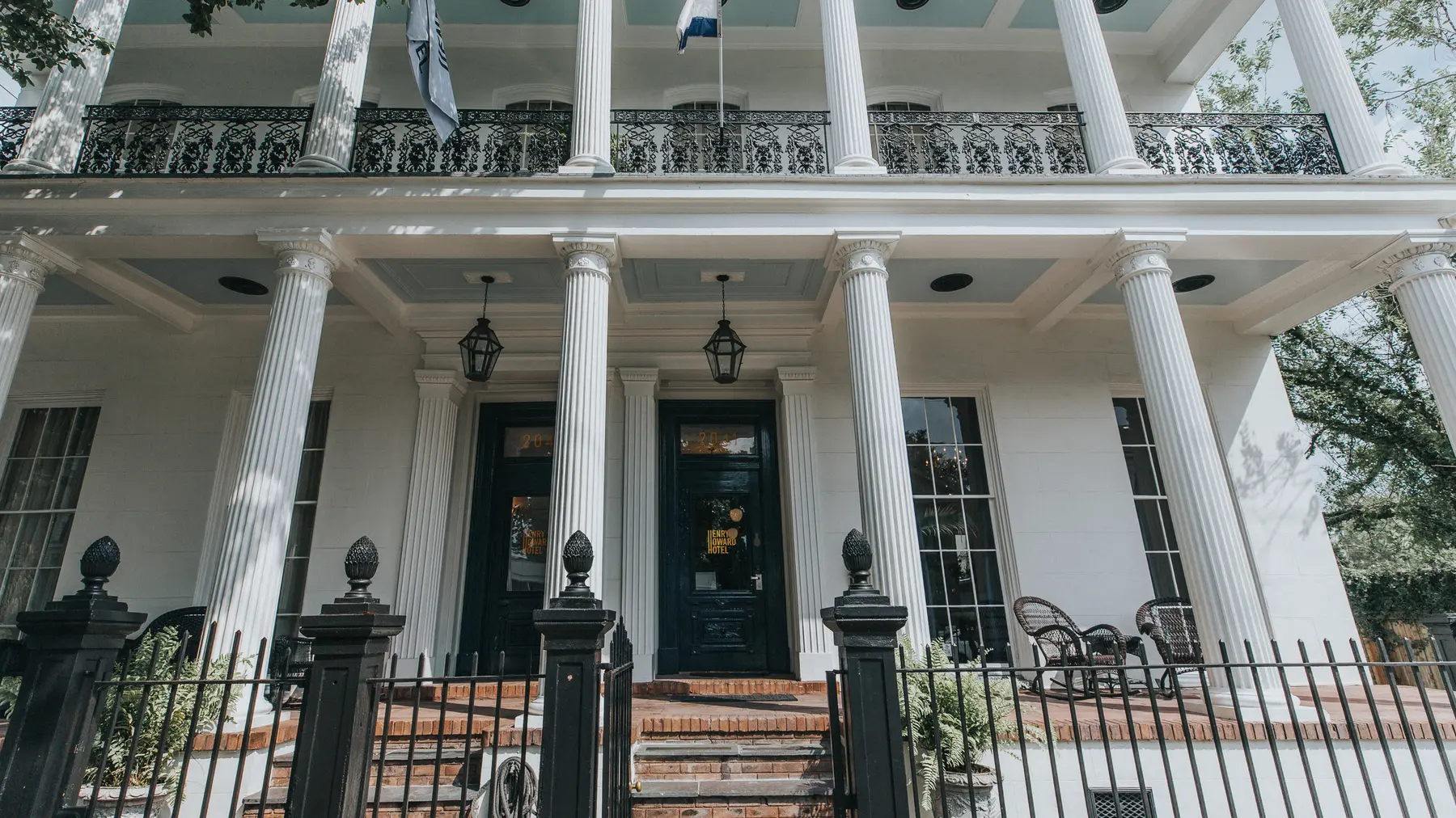 beignet, new orleans, nola, louisiana, tourism, tourist, gay, travel, honeymoon, food, hotels, hotel, french quarter, garden district, henry howard hotel, bourbon street, lgbt, gumbo, po’boy, cafe du monde, seafood, lafitte’s, drag queen, voodoo, co…