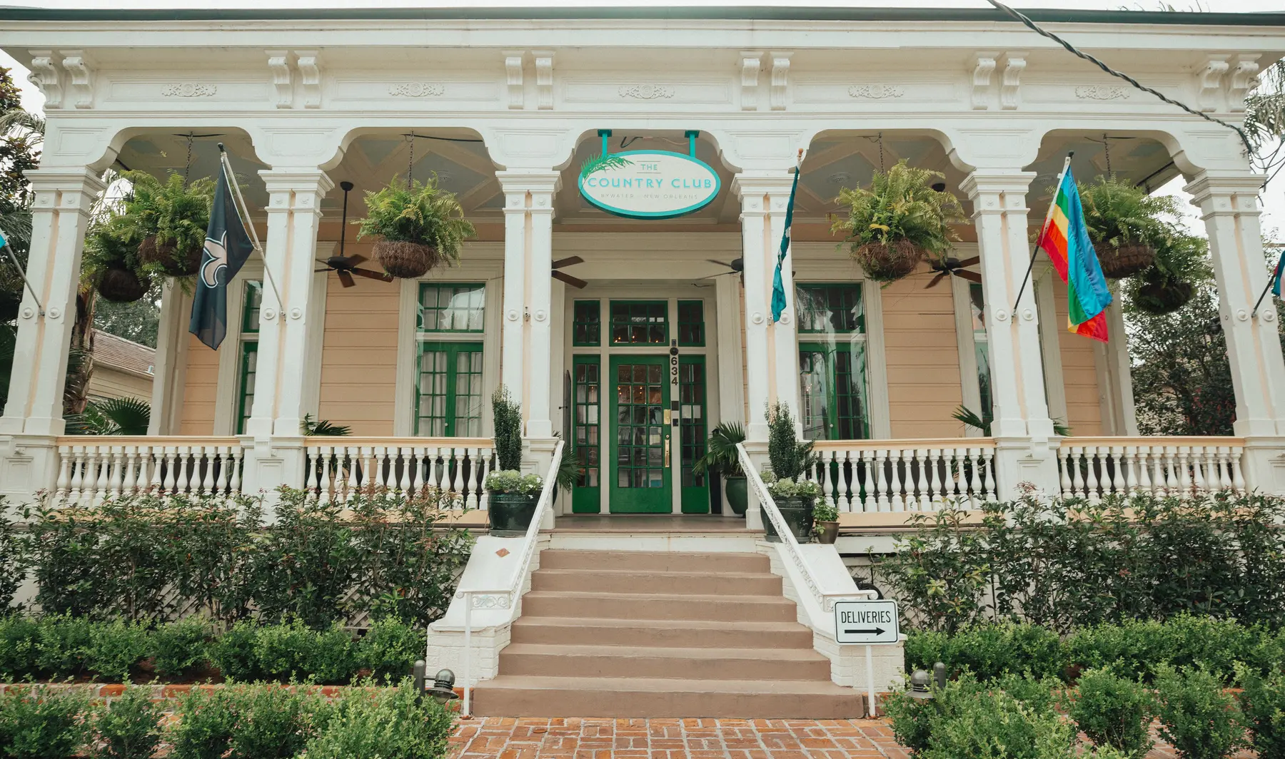 beignet, new orleans, nola, louisiana, tourism, tourist, gay, travel, honeymoon, food, hotels, hotel, french quarter, garden district, henry howard hotel, bourbon street, lgbt, gumbo, po’boy, cafe du monde, seafood, lafitte’s, drag queen, voodoo, co…