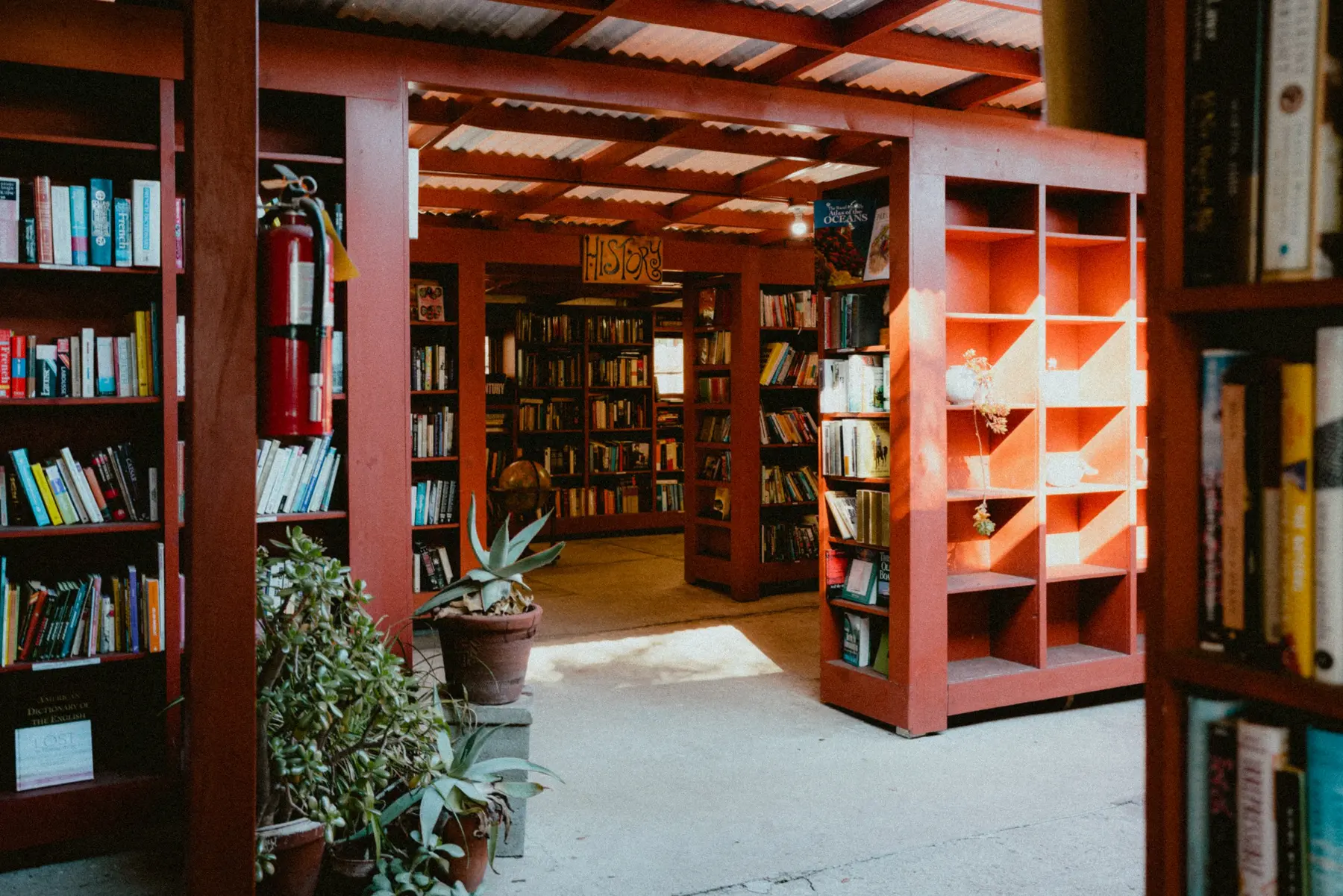 Ojai day trip Ojai solo travel Ojai guide Los Angeles day trip Shangri-La of California Ojai Olive Oil Company Ojai Arcade Fig Curated Living Treasures of Ojai Summer Camp Hip Vegan Cafe Bart's Books Ojai Valley Land Conservancy Pink Moment Topa Topa