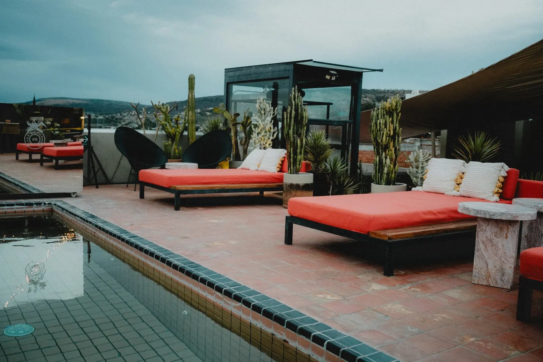 san miguel de allende mexico best small city gay travel luxury affordable rooftop restaurants things to do sunset parroquia rosewood bekeb